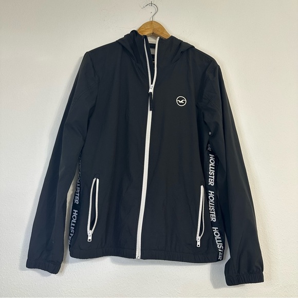 Hollister Zip-Up Windbreaker Black and White Jacket With Pockets - Picture 2 of 15
